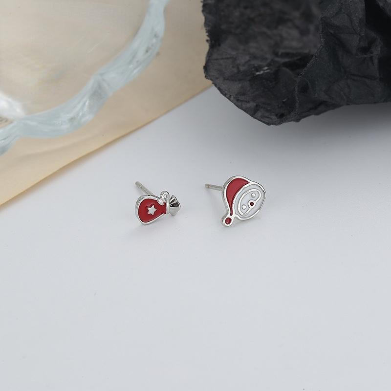 Stud Cute Design Irregular Santa Claus Earrings Personality Sweet Enamel For Party Gifts, Golden;silver
Stud Cute Design Irregular Santa Claus Earrings Personality Sweet Enamel For Party Gifts, Golden;silver
