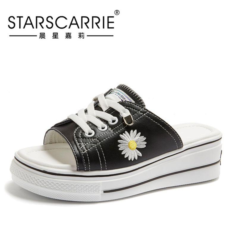 Women's Slippers Leather Summer Wear Middle Heel 2021 Daisy Ins Thick Bottom Muffin One Word Cool Fashion, Black
Women's Slippers Leather Summer Wear Middle Heel 2021 Daisy Ins Thick Bottom Muffin One Word Cool Fashion, Black