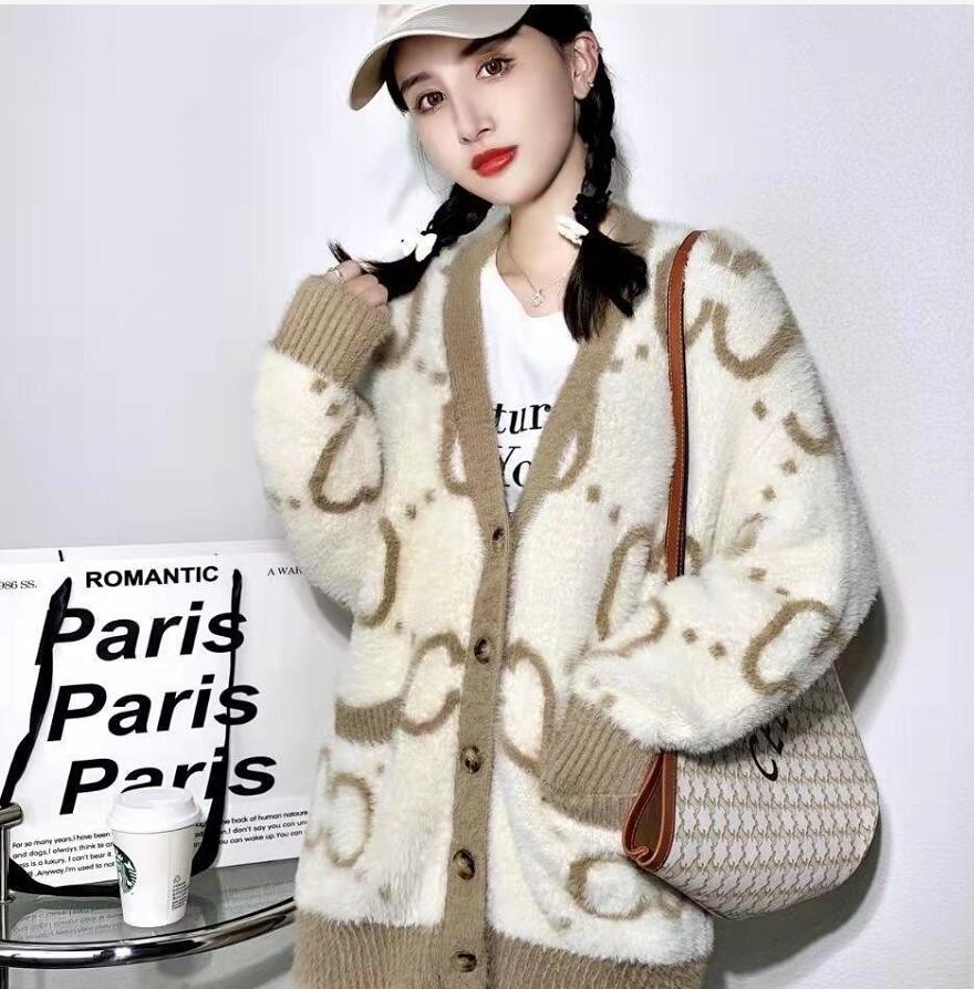 New Autumn Winter Women's Sweaters Coat Fashion Classic GG Brand Luxry Design Versatile Wear Both Sides Cardigan Double Pocket Loose Oversize, White
New Autumn Winter Women's Sweaters Coat Fashion Classic GG Brand Luxry Design Versatile Wear Both Sides Cardigan Double Pocket Loose Oversize, White