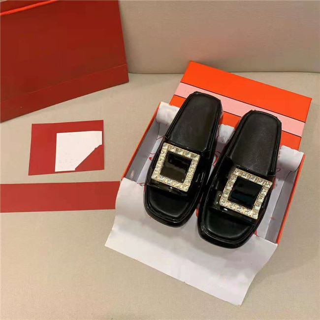 2021 latest sandals and slippers ladies luxury quality, wear-resistant a nd non-slip, classic fashion all-match spring summer series, four colors are available, No shoes;buy shoes and get a box
2021 latest sandals and slippers ladies luxury quality, wear-resistant a nd non-slip, classic fashion all-match spring summer series, four colors are available, No shoes;buy shoes and get a box