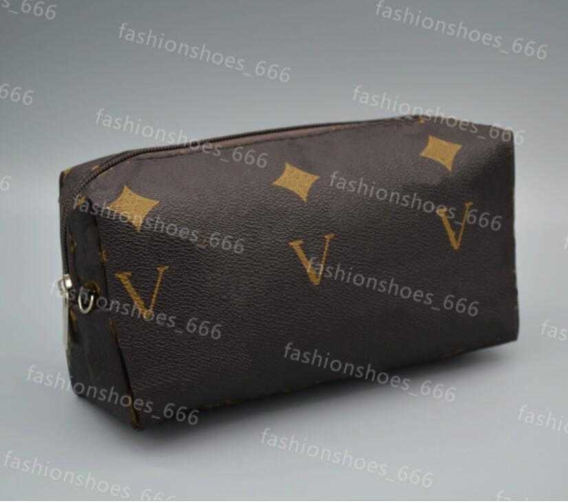 Best-selling female fashion Cosmetic Bags designer canvas beauty bag luxury brand purses large capacity 21cm wallets makeup storage box, Size≈21x11x7.5 cm
Best-selling female fashion Cosmetic Bags designer canvas beauty bag luxury brand purses large capacity 21cm wallets makeup storage box, Size≈21x11x7.5 cm