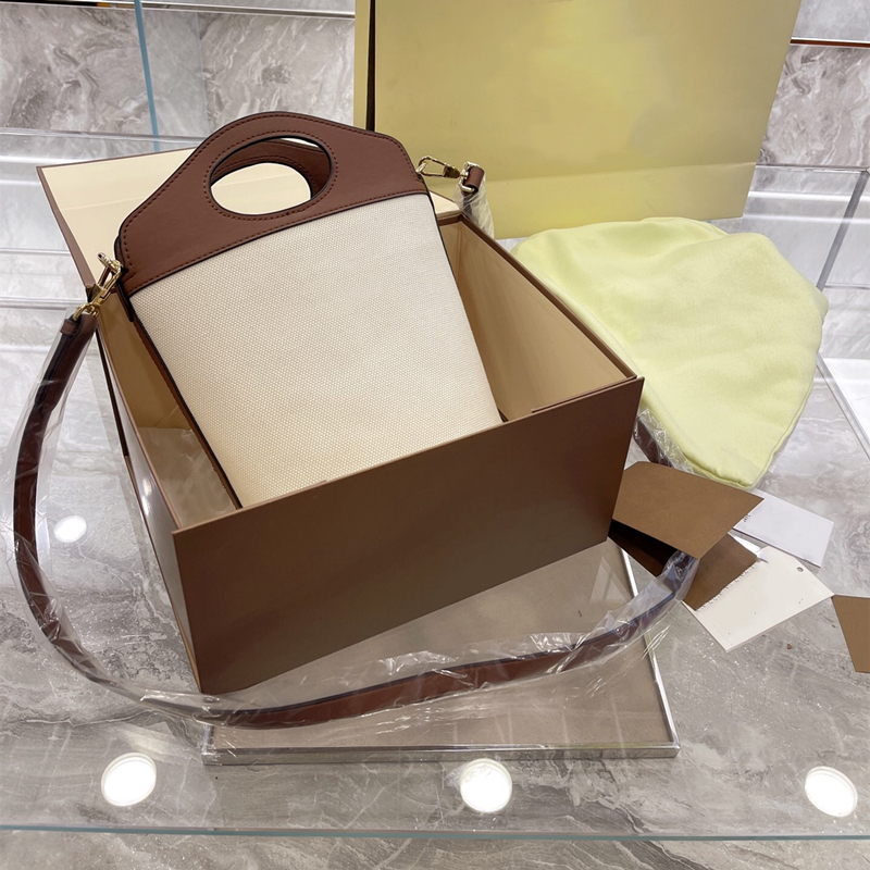 Shoulder Bags Handbag Designer Bag Luxury Handbags Genuine leather High-quality Various styles Different colors Fashion brand with original box size20*26 CM, White
Shoulder Bags Handbag Designer Bag Luxury Handbags Genuine leather High-quality Various styles Different colors Fashion brand with original box size20*26 CM, White