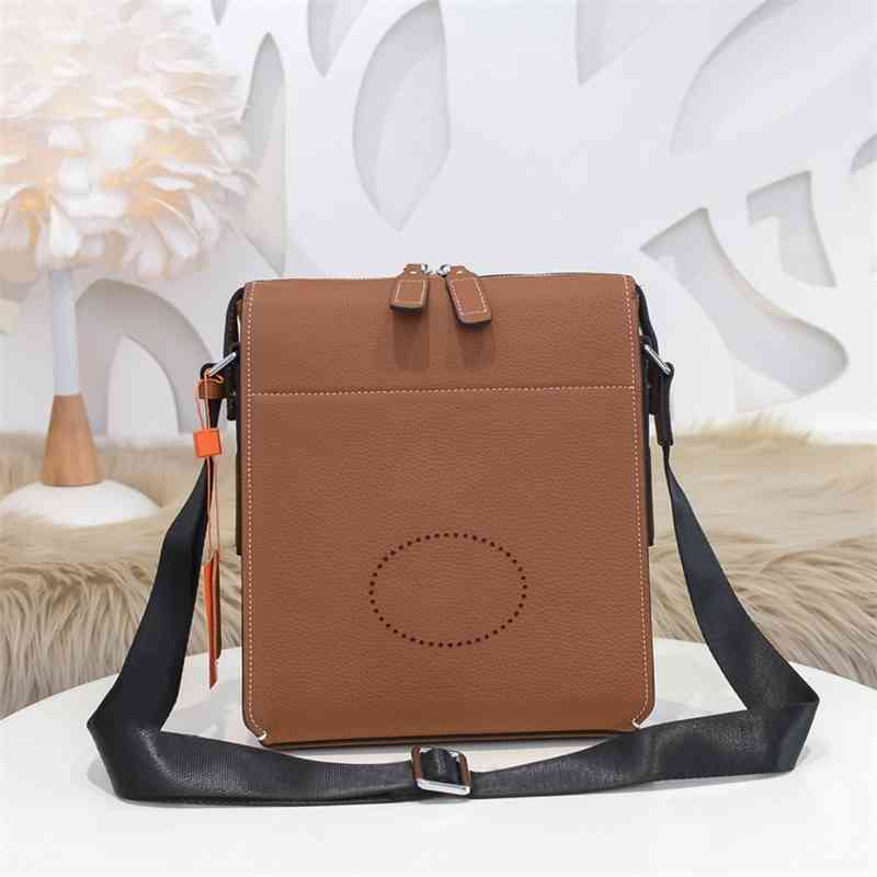 Women Luxurys Designers Bags 2021 Unisex square brown leather messenger business small briefcase Designer Handbag Handbags Totes Crossbody Bag
Women Luxurys Designers Bags 2021 Unisex square brown leather messenger business small briefcase Designer Handbag Handbags Totes Crossbody Bag