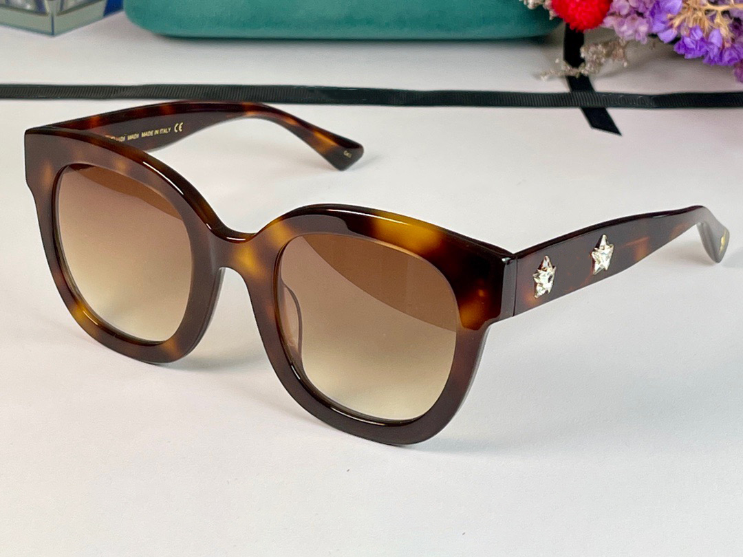 Summer Sunglasses For Men Women Star With bees Style 0208 Anti-Ultraviolet Retro Plate Oval Full Frame fashion Eyeglasses Random Box
Summer Sunglasses For Men Women Star With bees Style 0208 Anti-Ultraviolet Retro Plate Oval Full Frame fashion Eyeglasses Random Box