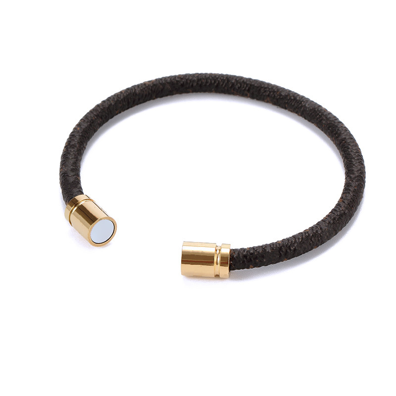 Titanium steel bracelet ladies women classic Cuff leather rope golden letter L designer four-leaf clover luxury anniversary gift girlfriend non-fading jewelry
Titanium steel bracelet ladies women classic Cuff leather rope golden letter L designer four-leaf clover luxury anniversary gift girlfriend non-fading jewelry