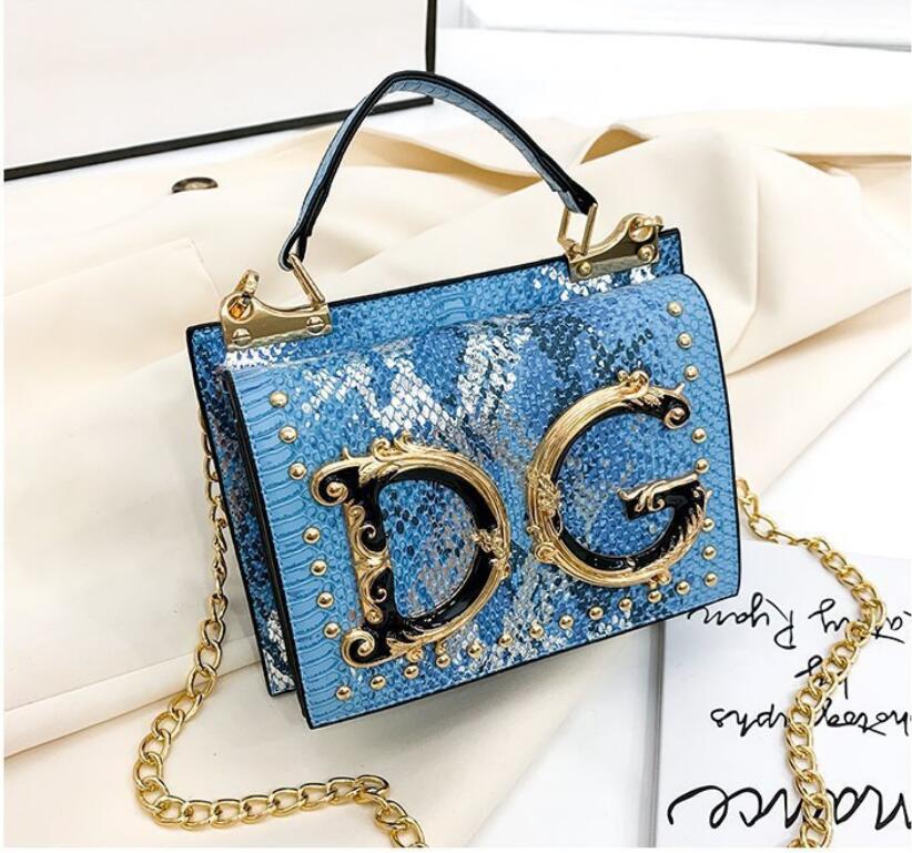 Small popular bag 2022 popular new snake pattern handbag European and American fashion small square bag all-match texture women's bags, W2
Small popular bag 2022 popular new snake pattern handbag European and American fashion small square bag all-match texture women's bags, W2