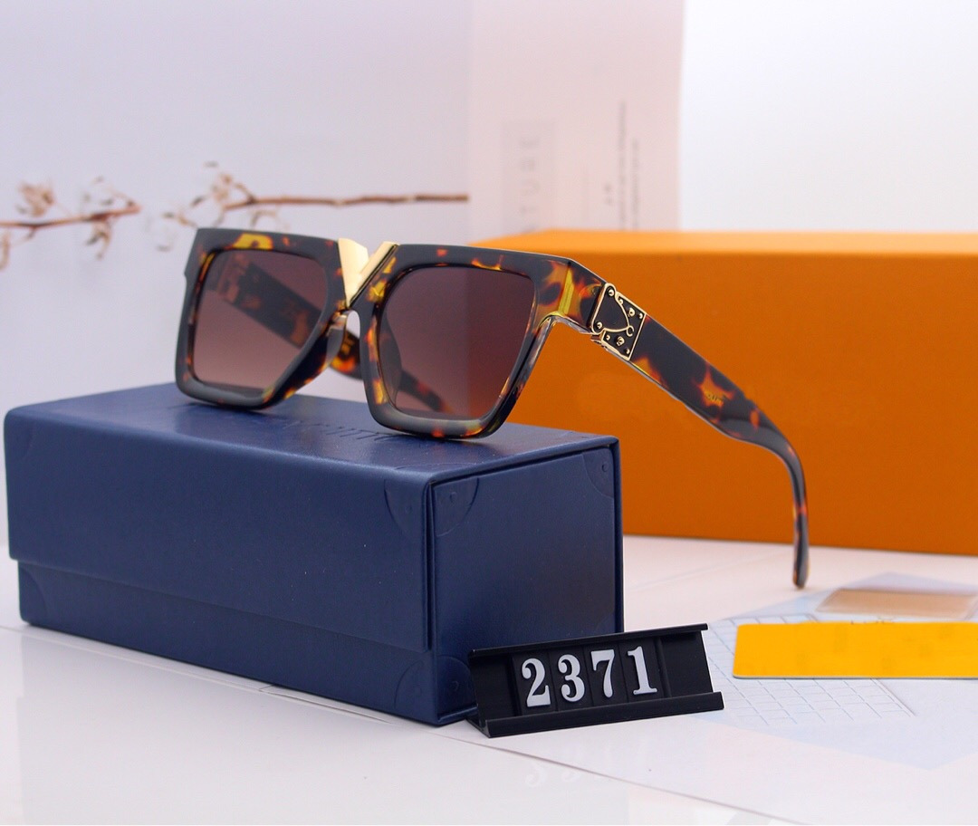 2021 1pcs Fashion Round Sunglasses Eyewear Sun Glasses Designer Brand Black Metal Frame Dark 50mm Glass Lenses For Mens Womens Better Brown Cases
2021 1pcs Fashion Round Sunglasses Eyewear Sun Glasses Designer Brand Black Metal Frame Dark 50mm Glass Lenses For Mens Womens Better Brown Cases