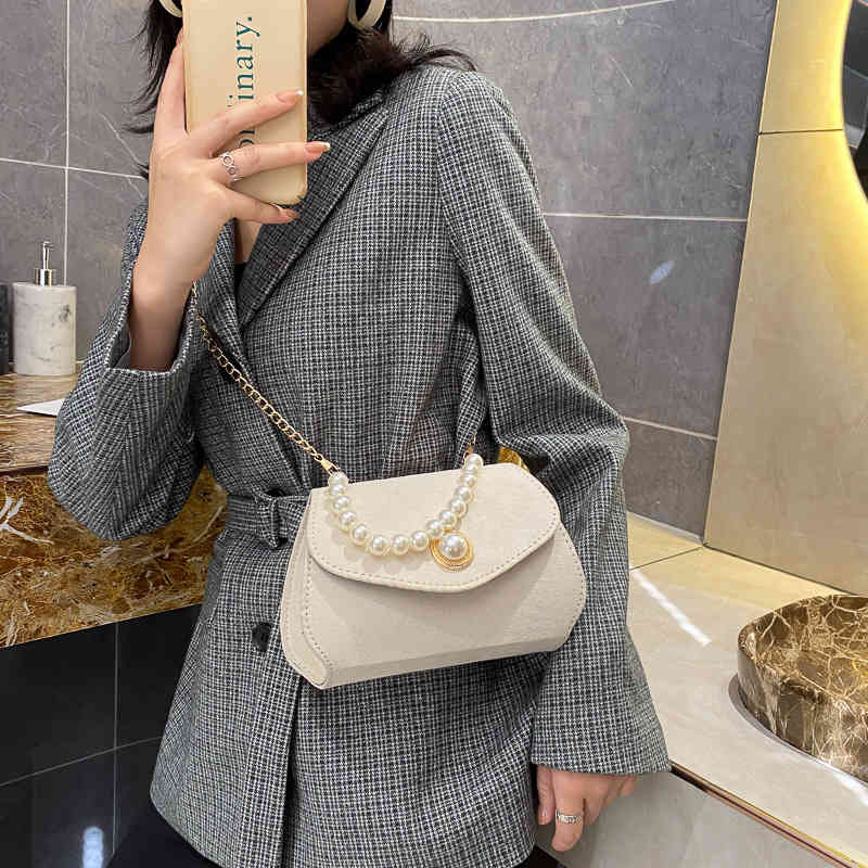 Fashionable Bag Pearl Suede Chain Msenger Bag Sheng Shi Dign Versatile Dinner Portable Small Square, White
Fashionable Bag Pearl Suede Chain Msenger Bag Sheng Shi Dign Versatile Dinner Portable Small Square, White