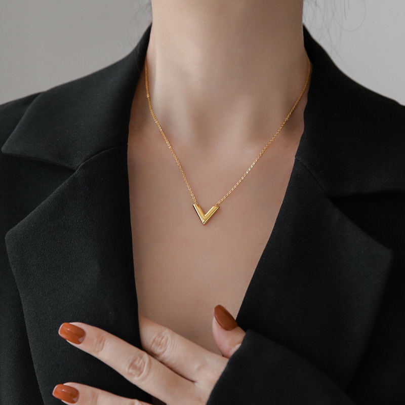 Summer design High Quality Extravagant Jewelry deluxe letter pendant necklace Stainless Steel Gold silver rose Plated wedding diamond long chain Women
Summer design High Quality Extravagant Jewelry deluxe letter pendant necklace Stainless Steel Gold silver rose Plated wedding diamond long chain Women