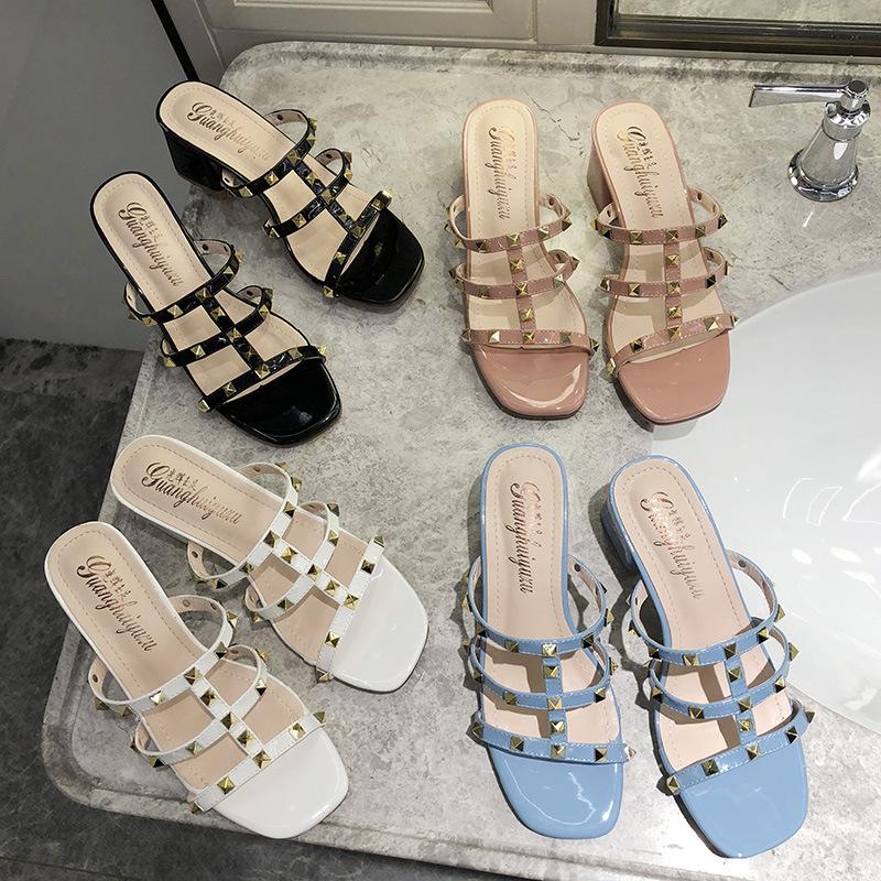 Female Shoes Slippers Casual Rivet Women Heels Square Heel Low Slides 2021 Luxury Soft High Block Summer Patent Leather Rome Bas, Black
Female Shoes Slippers Casual Rivet Women Heels Square Heel Low Slides 2021 Luxury Soft High Block Summer Patent Leather Rome Bas, Black