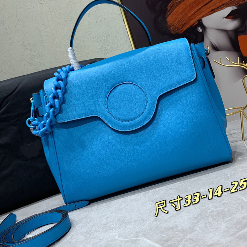 Large Capacity Package Women Handbag Purse Lady Shoulder Bag Plain Cowhide Genuine Leather Chain Decoration Hasp Internal Zipper Head Portrait, Color 1
Large Capacity Package Women Handbag Purse Lady Shoulder Bag Plain Cowhide Genuine Leather Chain Decoration Hasp Internal Zipper Head Portrait, Color 1