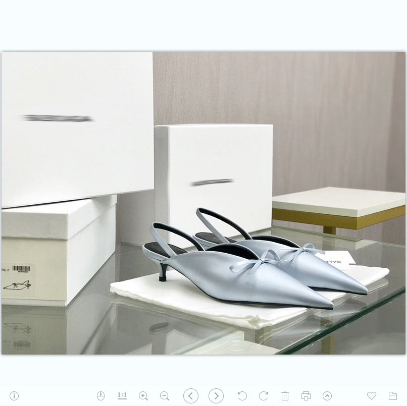 2021 Good Quality Fashion Women Luxurys Designers Shoes Designer Sandals Womens Luxury High Heels Sandal Dress Shoess With Box Size 35-41 -G542, Silver
2021 Good Quality Fashion Women Luxurys Designers Shoes Designer Sandals Womens Luxury High Heels Sandal Dress Shoess With Box Size 35-41 -G542, Silver