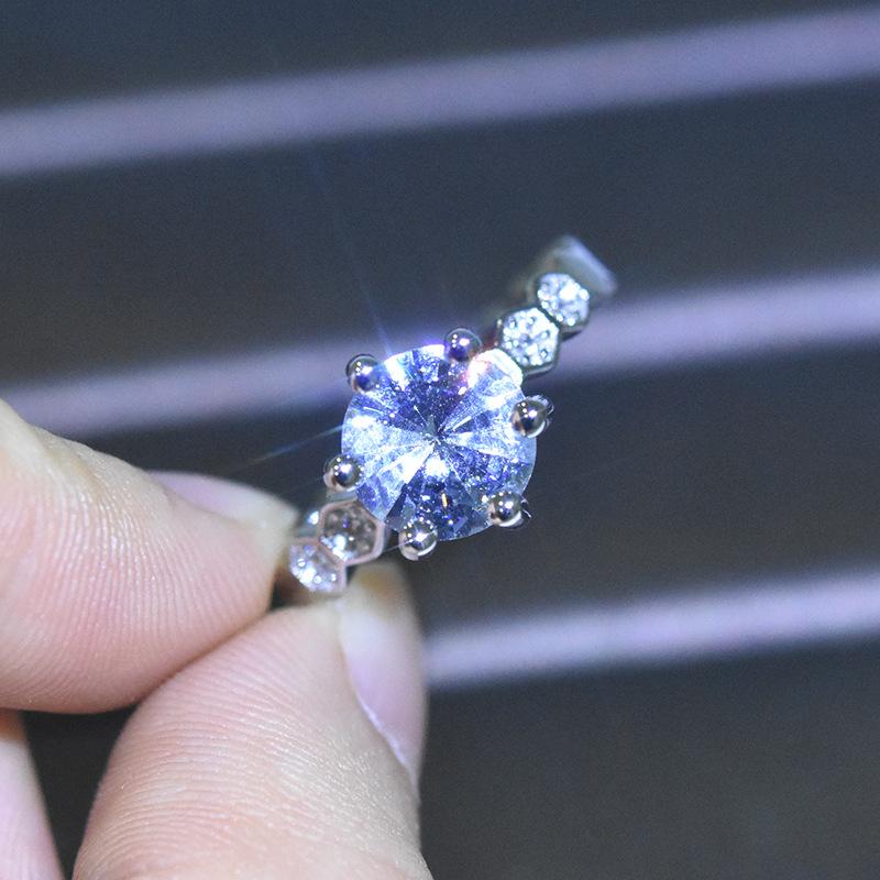 Wedding Rings KISS WIFE Classic Engagement Ring 6 Design White Cubic Zircon Female Women Band CZ Jewelry
Wedding Rings KISS WIFE Classic Engagement Ring 6 Design White Cubic Zircon Female Women Band CZ Jewelry