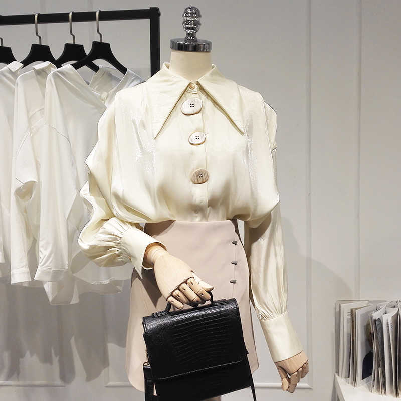Arrival Autumn Korea Fashion Women Long Sleeve Loose Shirts Big Turn-down Collar Button Ol Lady Blouse Top Quality 210601, White
Arrival Autumn Korea Fashion Women Long Sleeve Loose Shirts Big Turn-down Collar Button Ol Lady Blouse Top Quality 210601, White