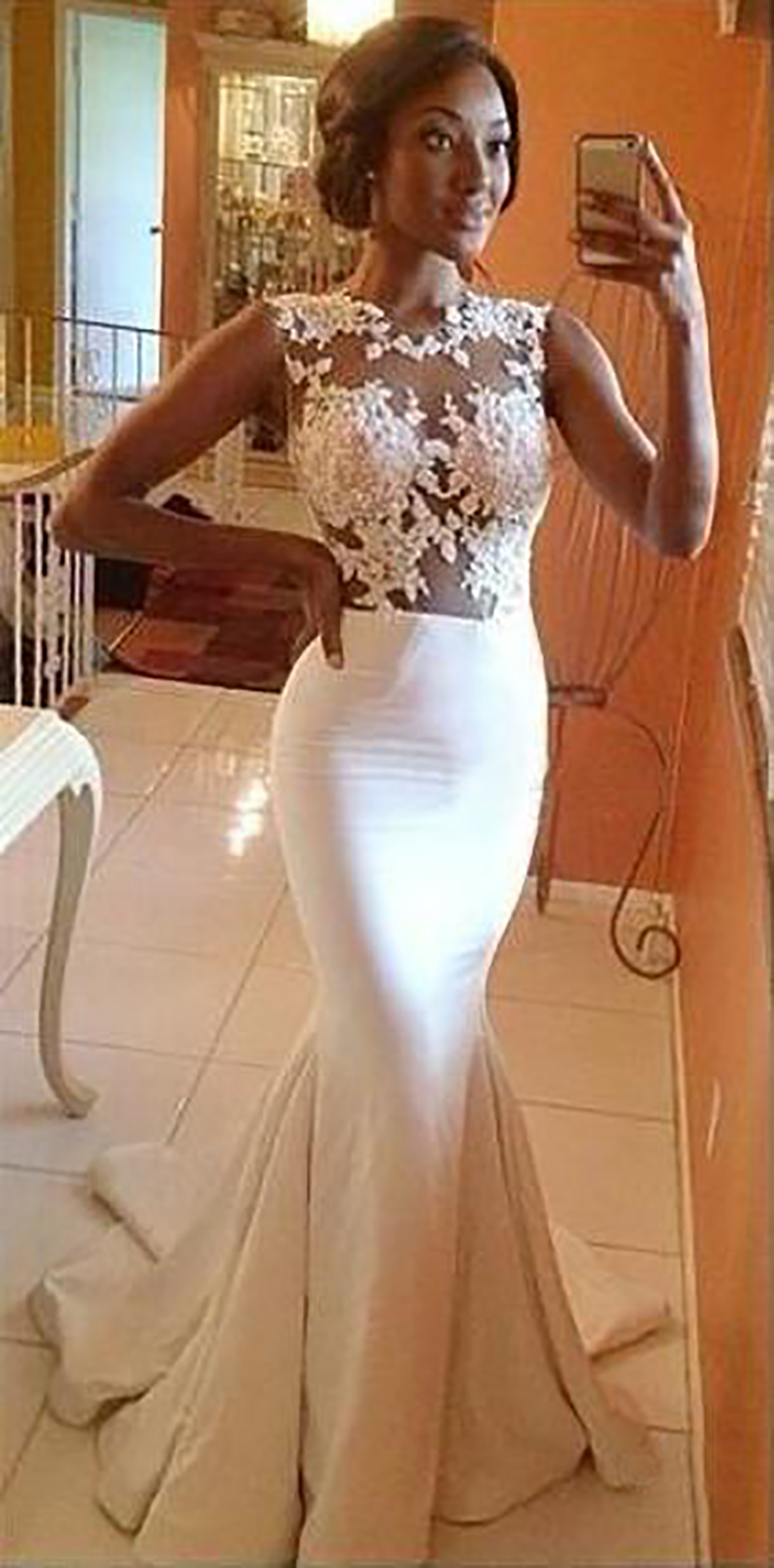 Vintage Mermaid Lace Applique Illusion Wedding Dresses Sleeveless See Through Sweep Train Trumpet Bridla Gowns White Jewel Wedding Dress