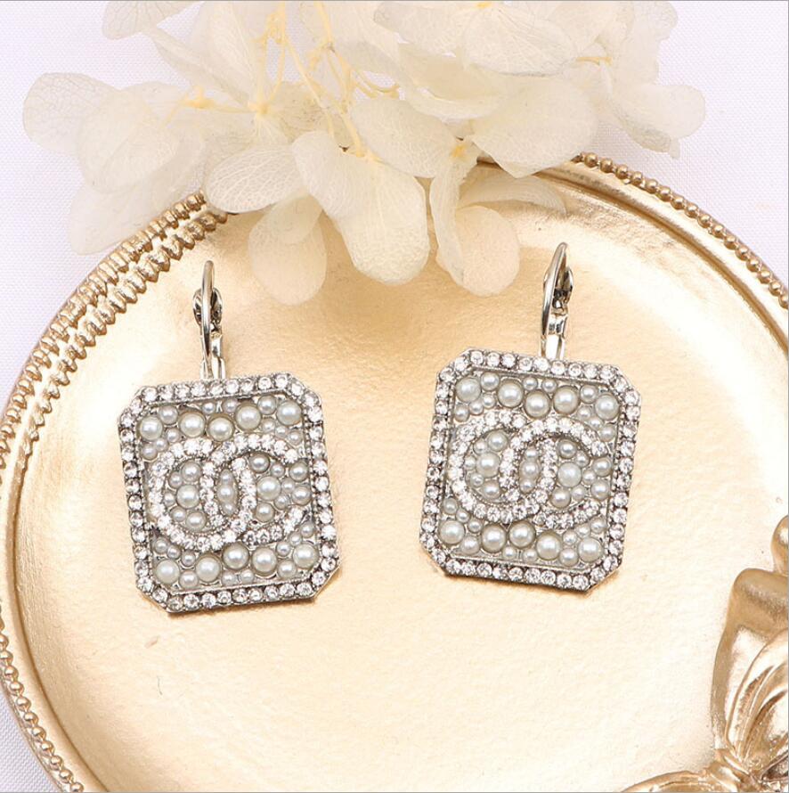 Simple 18K Gold Plated 925 Silver Luxury Brand Designers Letter Stud Geometric Famous Women Crystal Rhinestone Pearl Long Earring Jewelry Accessories 381-400Style
Simple 18K Gold Plated 925 Silver Luxury Brand Designers Letter Stud Geometric Famous Women Crystal Rhinestone Pearl Long Earring Jewelry Accessories 381-400Style