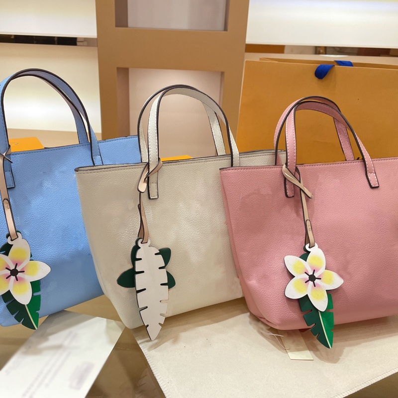 2021 Women Handbag Luxurys Designers Bags Large Capacity Tote Bag Fashion Lady Purses, Others
2021 Women Handbag Luxurys Designers Bags Large Capacity Tote Bag Fashion Lady Purses, Others