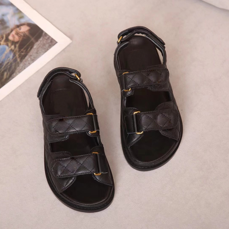Luxury foam runner Women Sandals Designers Fashion sheepskin leather Flat Slides for sports and leisure Platform versatile Sandal Roman shoe, Black
Luxury foam runner Women Sandals Designers Fashion sheepskin leather Flat Slides for sports and leisure Platform versatile Sandal Roman shoe, Black