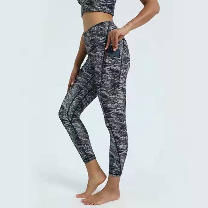 Camouflage Naked Feel Fabric Yoga Workout Sport Joggers Pants Women Waist Drawstring Fitness Running Sweat Trousers Quick Dry Sport With Two, Black;white
Camouflage Naked Feel Fabric Yoga Workout Sport Joggers Pants Women Waist Drawstring Fitness Running Sweat Trousers Quick Dry Sport With Two, Black;white