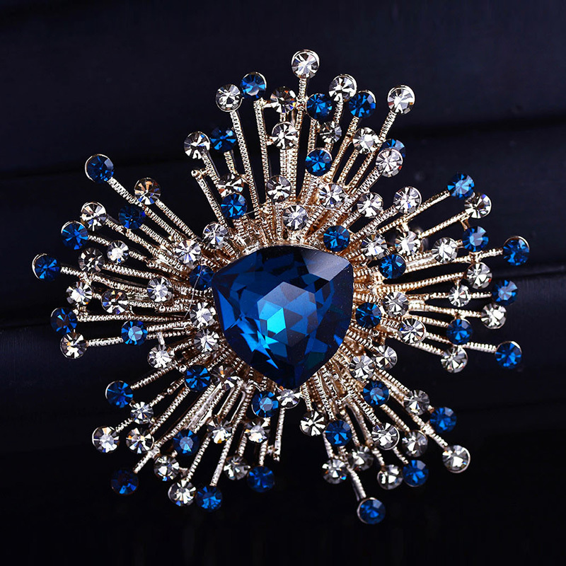 Luxury Multicolor Large Flower Brooch With Rhinestones Badges For Clothes Metal Pins Jewelry Year Gifts Women's brooches, Gray
Luxury Multicolor Large Flower Brooch With Rhinestones Badges For Clothes Metal Pins Jewelry Year Gifts Women's brooches, Gray