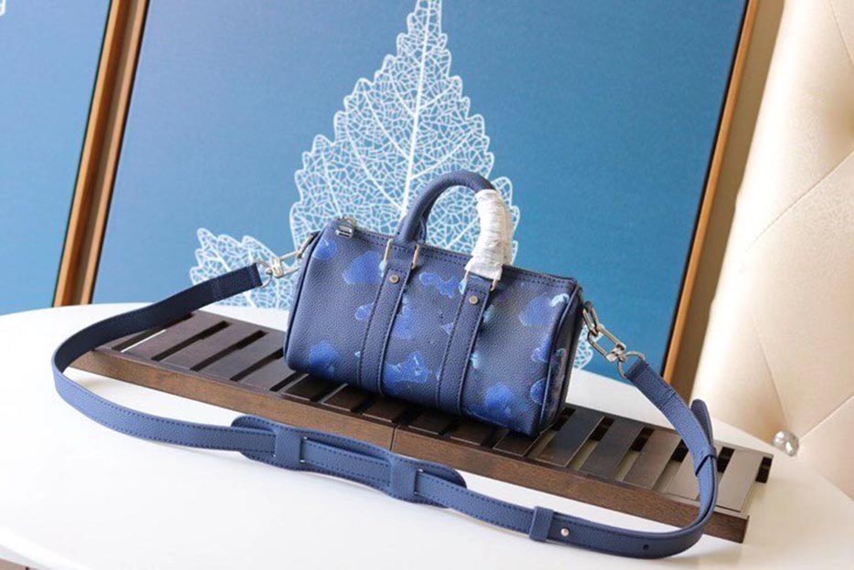 Takashi Women Luxurys Designers Bags 2021 Original Box Date code Handbags Purse Wallet clutch shoulder messenger cross body multi pochette big small, Blue
Takashi Women Luxurys Designers Bags 2021 Original Box Date code Handbags Purse Wallet clutch shoulder messenger cross body multi pochette big small, Blue