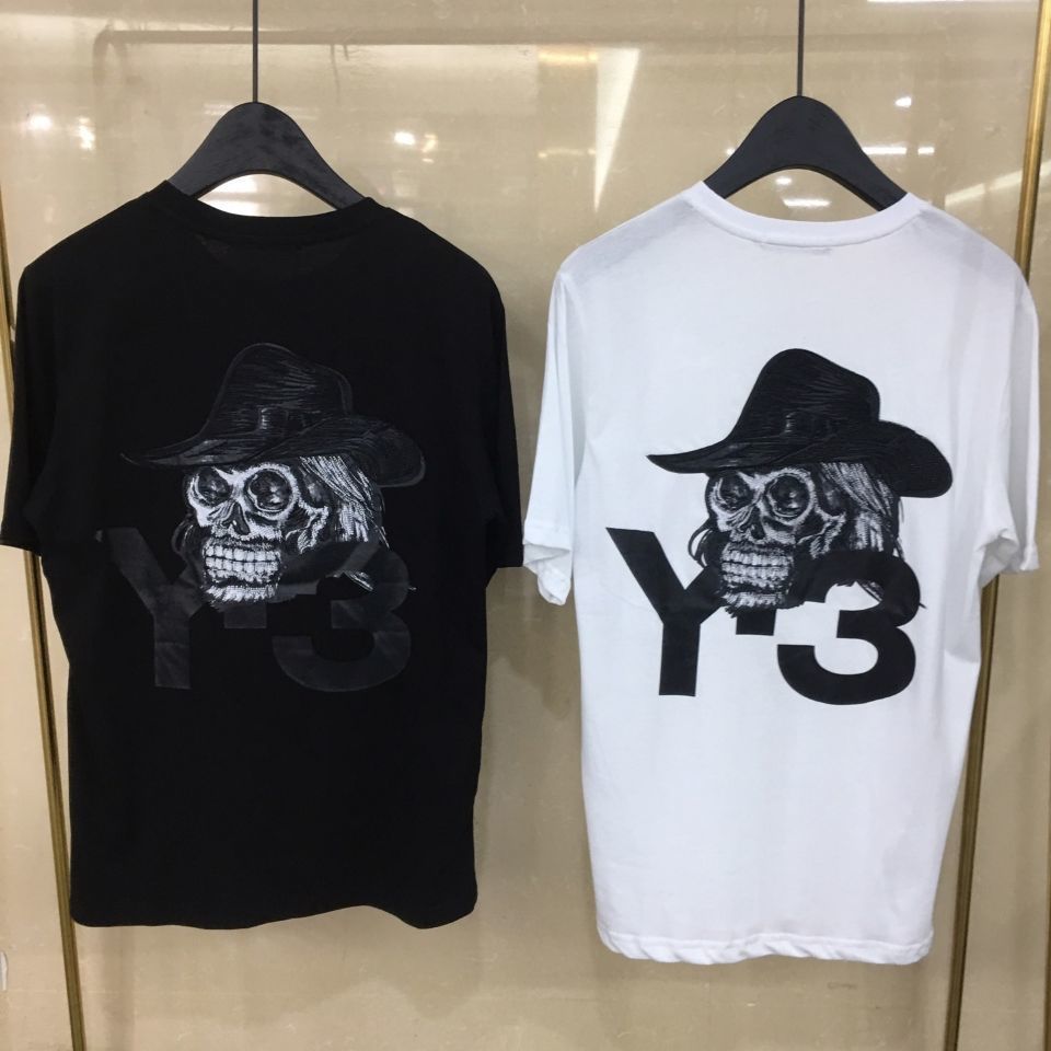 Men' and Women' Short-sleeved T-shirt with Embroidery Skull y-3 y3 Cotton Round Neck Tee, Black
Men' and Women' Short-sleeved T-shirt with Embroidery Skull y-3 y3 Cotton Round Neck Tee, Black