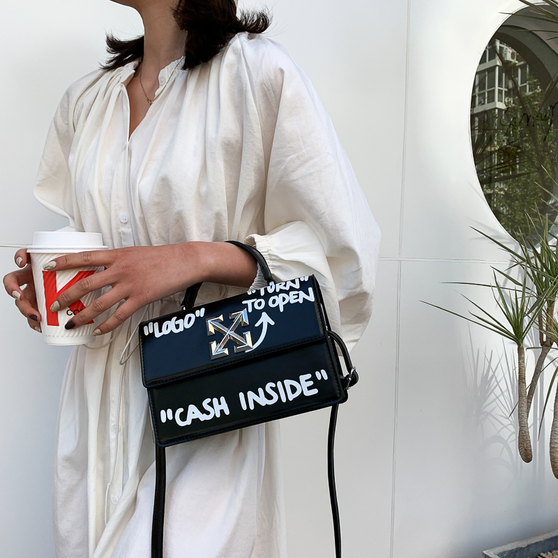 Top Quality 2021 New Graffiti Letter Popular Handbag Flip Shoulder Messenger Female Box Bag Luxury Brand Handbags Designer Bags, Black
Top Quality 2021 New Graffiti Letter Popular Handbag Flip Shoulder Messenger Female Box Bag Luxury Brand Handbags Designer Bags, Black