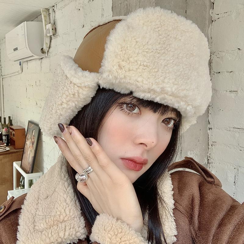 Berets Female Winter Korean Cute Windproof Ear Protection Warm Plus Fluffy Lei Feng Hat Leisure Outdoor Pu Bomber Earflaps Gorros, Pink
Berets Female Winter Korean Cute Windproof Ear Protection Warm Plus Fluffy Lei Feng Hat Leisure Outdoor Pu Bomber Earflaps Gorros, Pink