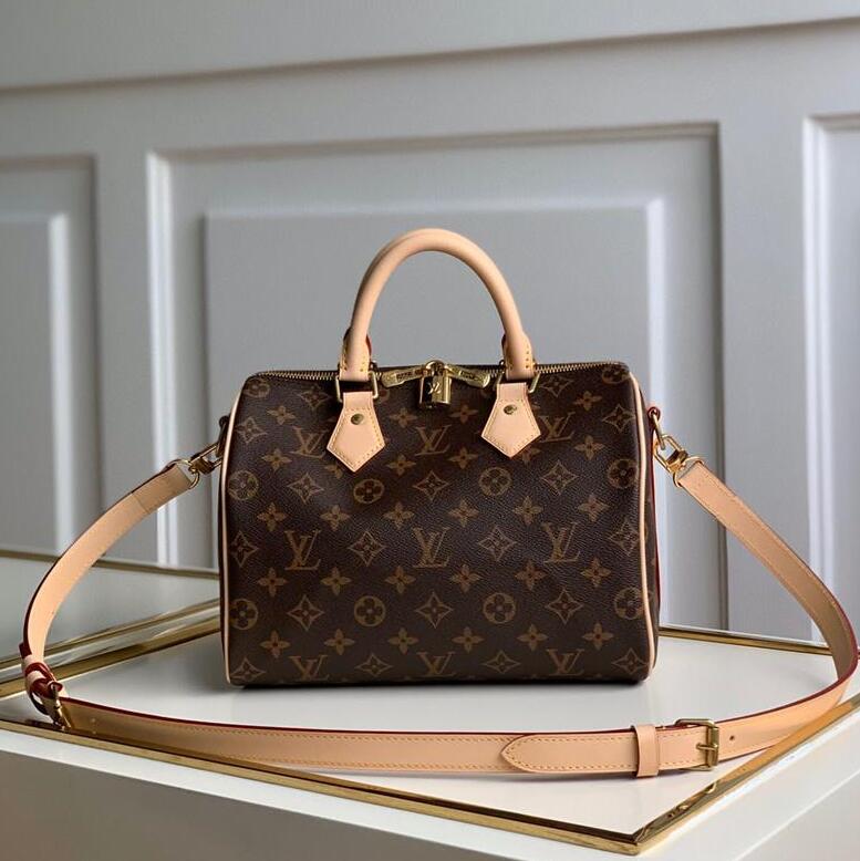 LOUIS VITTON LV Fashion bags Women handbags twist handbag messenger shoulder pockets Totes Cosmetic Ba
LOUIS VITTON LV Fashion bags Women handbags twist handbag messenger shoulder pockets Totes Cosmetic Ba