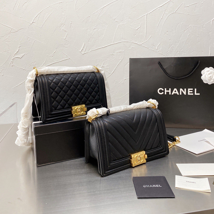 Designer Bags Handbag Totes Shoulder Cross Body Woman High Quality Classic Caviar Square Pearl Sheepskin Chains bag25cm ,9 Colours luxury_ba
Designer Bags Handbag Totes Shoulder Cross Body Woman High Quality Classic Caviar Square Pearl Sheepskin Chains bag25cm ,9 Colours luxury_ba