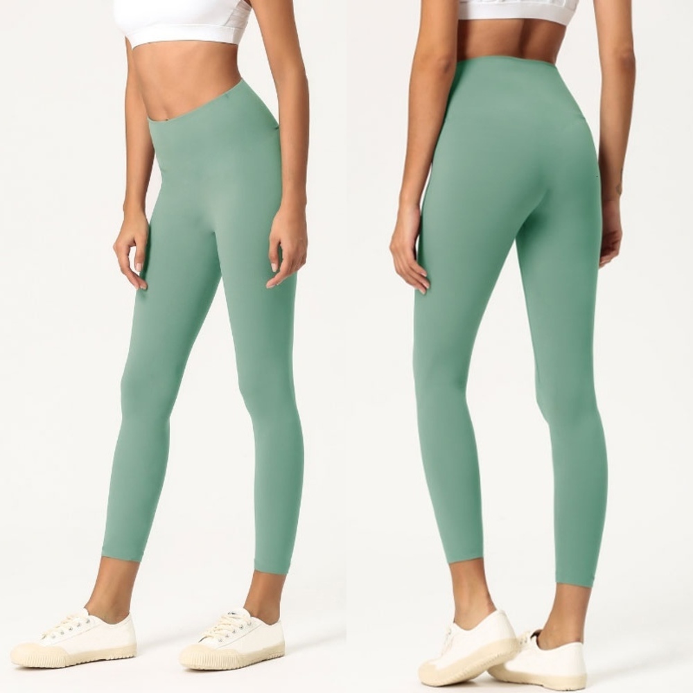 Solid Color Women yoga pants High Waist Sports Gym Wear Leggings Elastic Fitness Lady Overall Full Tights Workout, Black;white
Solid Color Women yoga pants High Waist Sports Gym Wear Leggings Elastic Fitness Lady Overall Full Tights Workout, Black;white