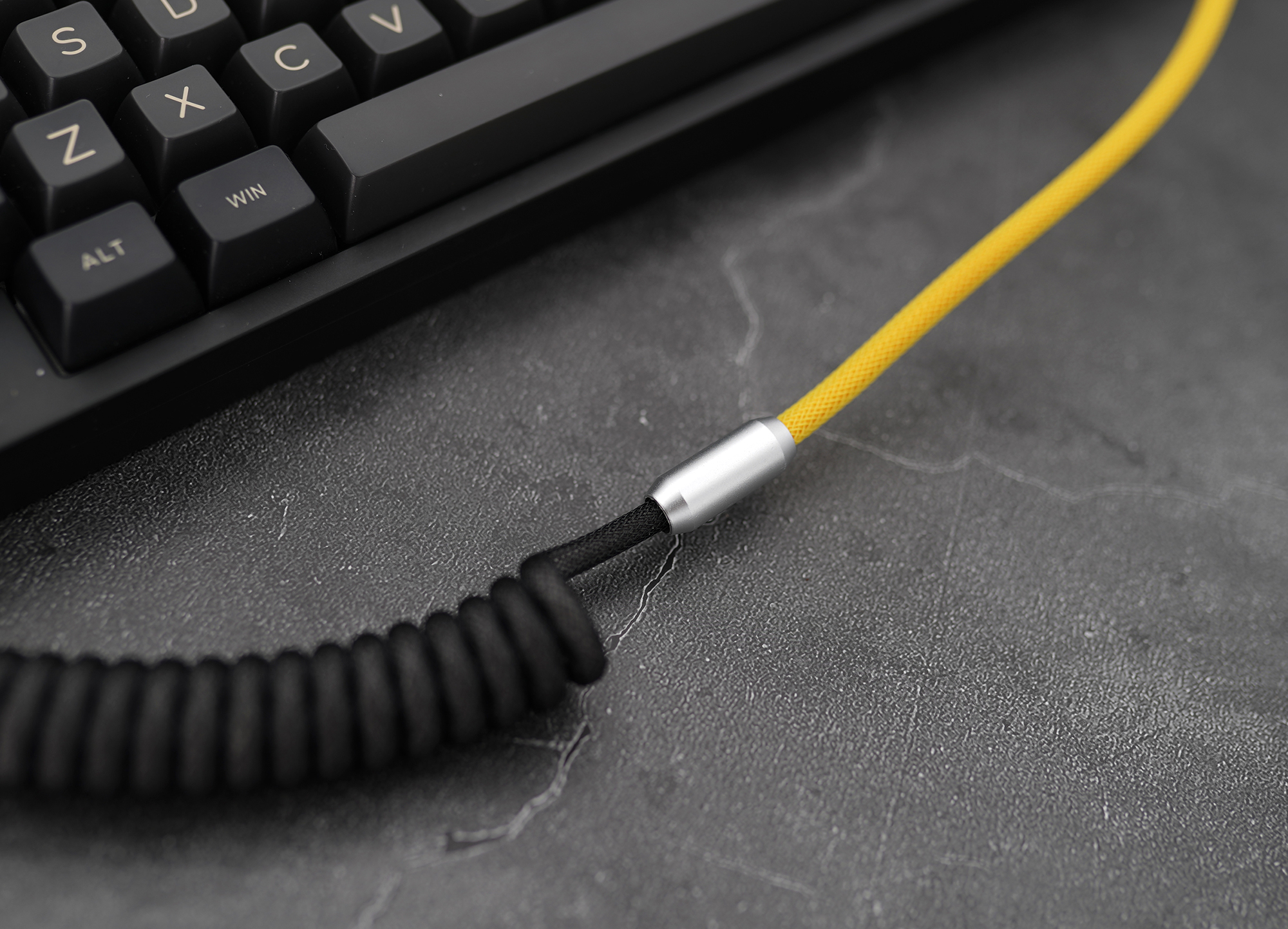 GeekCable Handmade Customized Mechanical Keyboard Data Cable For MAXKEY Theme SP Keycap Line Yellow Screen Colorway