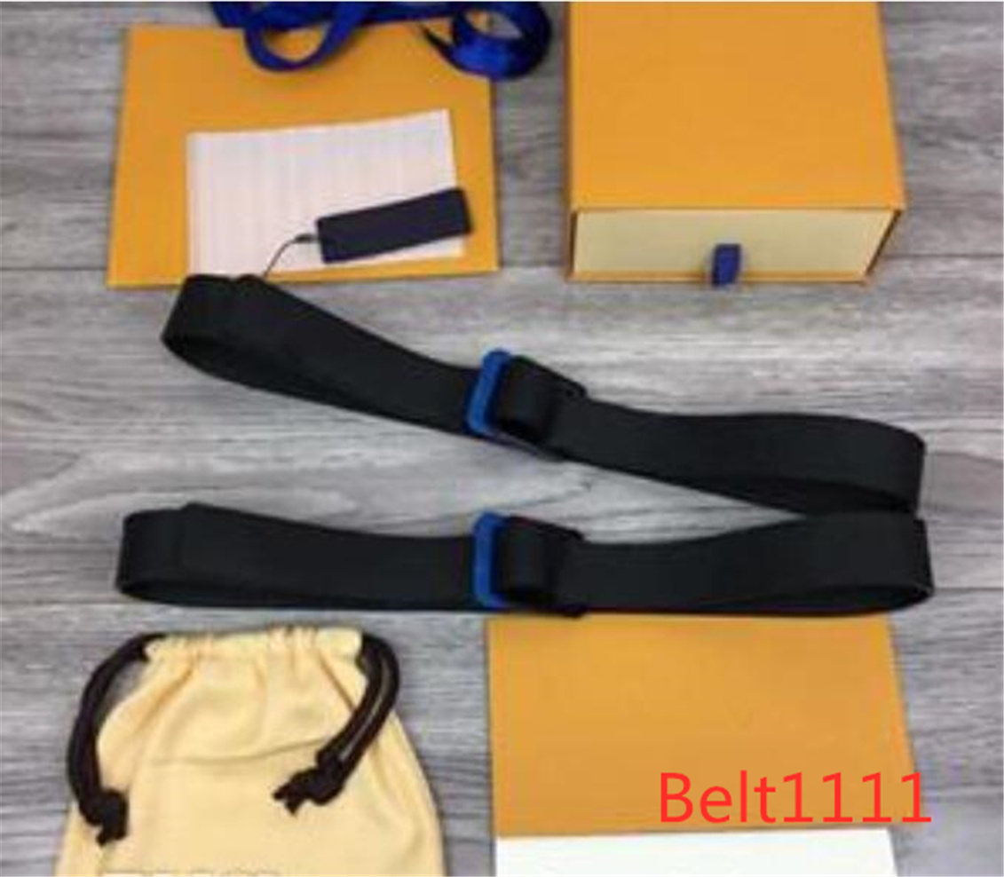 2022 Designer Mens Woman Belts Fashion Smooth Buckle Belt Highly Quality Come with Gift Box and Handbag, Belt with gift packing
2022 Designer Mens Woman Belts Fashion Smooth Buckle Belt Highly Quality Come with Gift Box and Handbag, Belt with gift packing