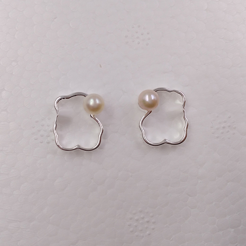 Bear Jewelry 925 Sterling Silver earrings Silver Silueta Earrings With Pearl Fits European Jewelry Style Gift 713563510
Bear Jewelry 925 Sterling Silver earrings Silver Silueta Earrings With Pearl Fits European Jewelry Style Gift 713563510