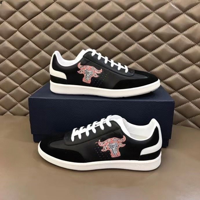 Valentin New Color Shoes Platform Leather Trainer Mens Womens Snake Skin 3M Sneakers Velvet Chaussures Shoe Tennis kmj002
Valentin New Color Shoes Platform Leather Trainer Mens Womens Snake Skin 3M Sneakers Velvet Chaussures Shoe Tennis kmj002