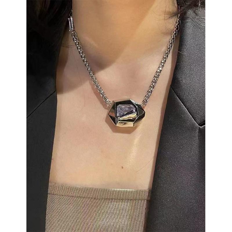 Pendant Necklaces 2021 Ins Wind Alloy Necklace Geometric Stainless Steel Gem Ladies Suitable For Party Wear Jewelry
Pendant Necklaces 2021 Ins Wind Alloy Necklace Geometric Stainless Steel Gem Ladies Suitable For Party Wear Jewelry