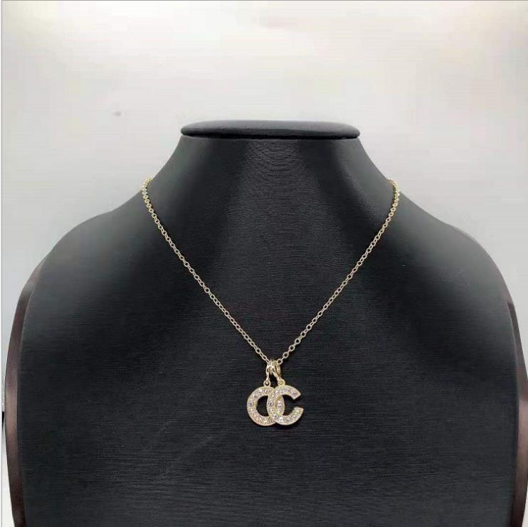 Xiaoxiang Feng Shui diamond necklace 2021 Xiangjia brass material European and American fashion simple neck chain female
Xiaoxiang Feng Shui diamond necklace 2021 Xiangjia brass material European and American fashion simple neck chain female