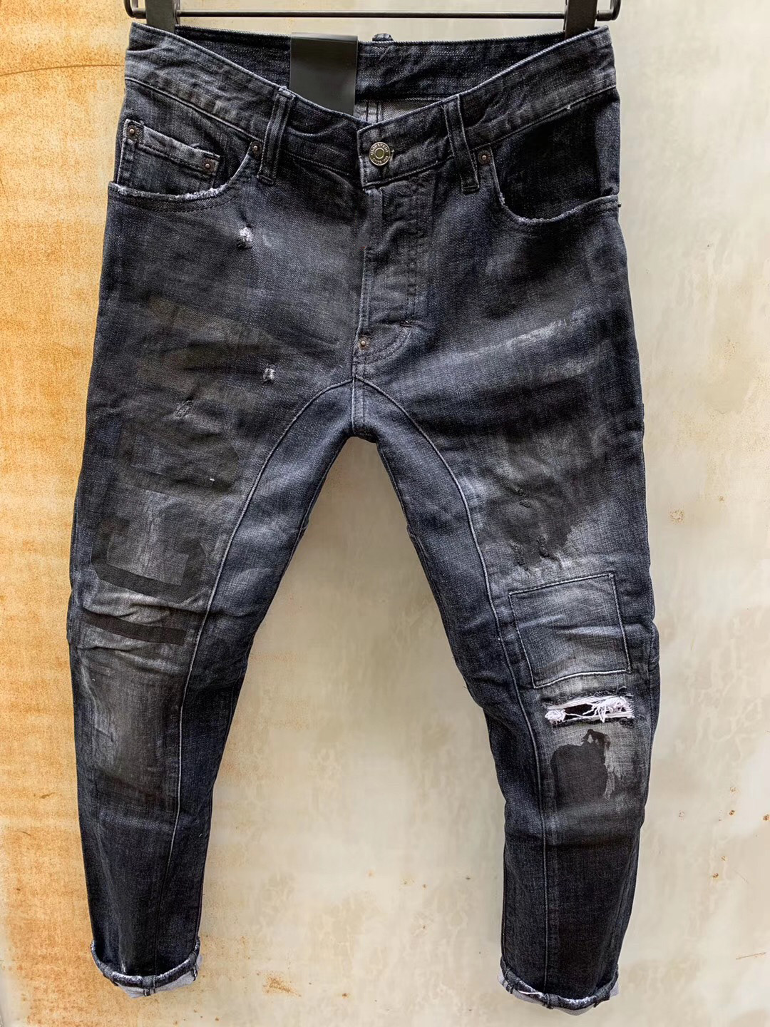 21SS DSQ PHANTOM TURTLE Classic Fashion Man Jeans Hip Hop Rock Moto Mens Casual Design Ripped Distressed Skinny Denim Biker trousers, L need look other product
21SS DSQ PHANTOM TURTLE Classic Fashion Man Jeans Hip Hop Rock Moto Mens Casual Design Ripped Distressed Skinny Denim Biker trousers, L need look other product
