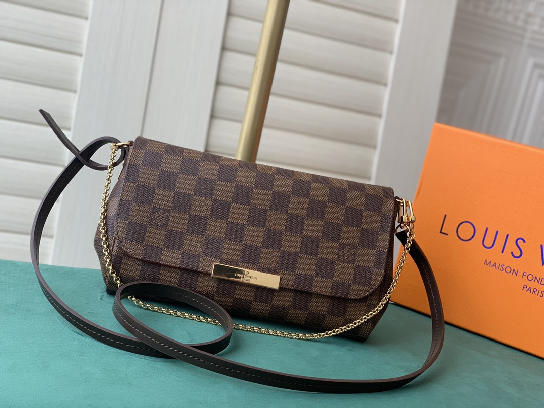 lv louis 5 vitton Fashion Leather Wallets Womens messenger Crossbody bag Lady shoulder bags purse backpacknd good quality, Red;black
lv louis 5 vitton Fashion Leather Wallets Womens messenger Crossbody bag Lady shoulder bags purse backpacknd good quality, Red;black