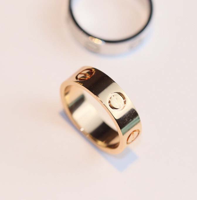 V gold luxury quality punk band wide ring no diamond in three color plated for women engagement jewelry gift have box stamp PS3178
V gold luxury quality punk band wide ring no diamond in three color plated for women engagement jewelry gift have box stamp PS3178