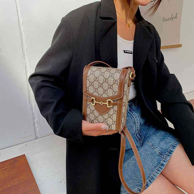 2022 Factory Wholesale handbag Women's wallet summer chain lock single shoulder mini solid color bag, White
2022 Factory Wholesale handbag Women's wallet summer chain lock single shoulder mini solid color bag, White
