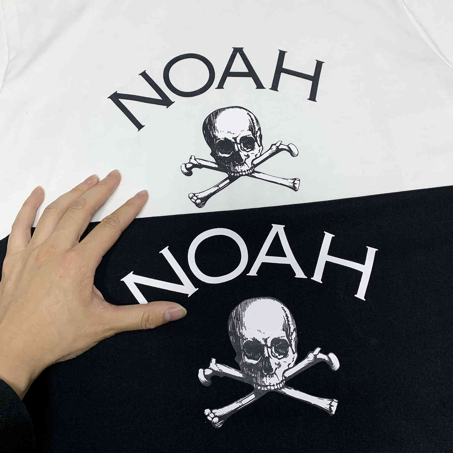 Correct version of Noah Jolly Roger skull tee pirate print short sleeve couple T-shirt LD6B, White;black
Correct version of Noah Jolly Roger skull tee pirate print short sleeve couple T-shirt LD6B, White;black