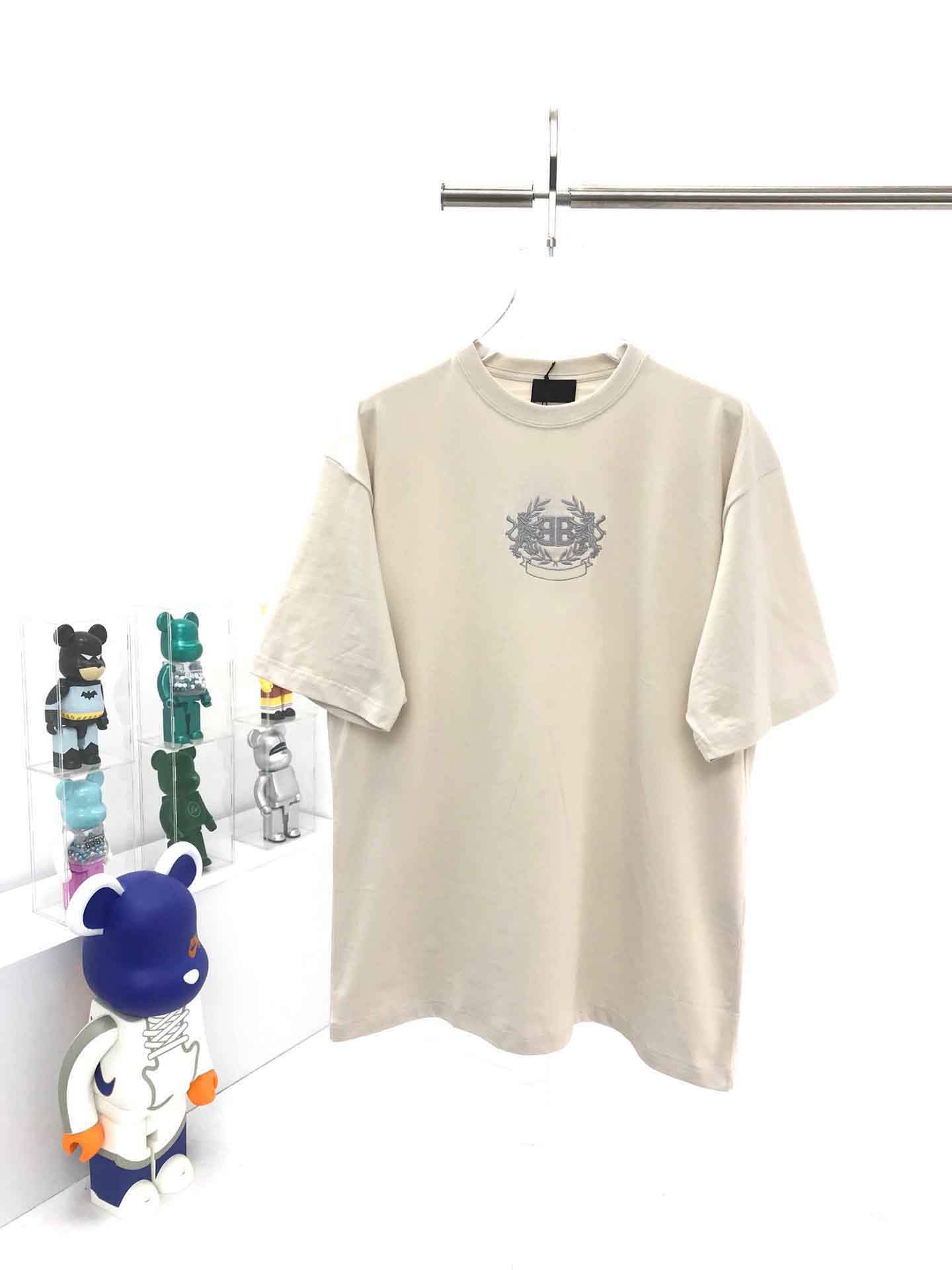 2021ss spring and summer new high grade cotton printing short sleeve round neck panel T-Shirt Size: m-l-xl-xxl-xxxl Color: black white 575g
2021ss spring and summer new high grade cotton printing short sleeve round neck panel T-Shirt Size: m-l-xl-xxl-xxxl Color: black white 575g
