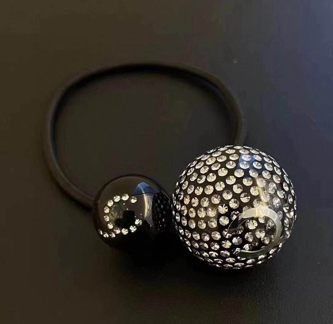 2022 Top quality charm hail rope with round shape and diamond black color acrylic design for women wedding jewelry gift have PS7479
2022 Top quality charm hail rope with round shape and diamond black color acrylic design for women wedding jewelry gift have PS7479