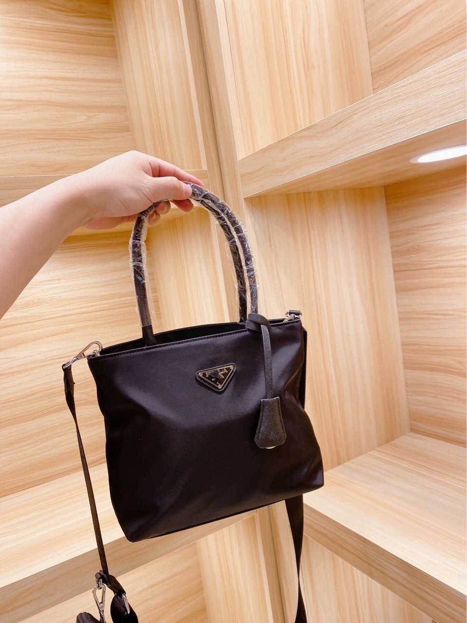 Women Luxurys Designers Bags 2021 designer handbags Multi Pochette Crossbody Bag Zhouzhoubao123 Louisbags_18 Hanghhangbag zipper bucket 5YM6
Women Luxurys Designers Bags 2021 designer handbags Multi Pochette Crossbody Bag Zhouzhoubao123 Louisbags_18 Hanghhangbag zipper bucket 5YM6