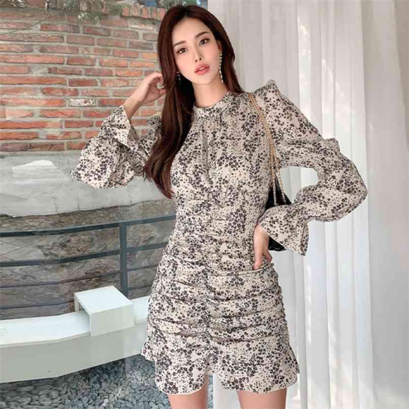 Korea Style Fashion Ruffles Ruched Dress Elegant High Waist Bodycon Chiffon print Flare Sleeve Mini Club Vestidos 210519, Photo color
Korea Style Fashion Ruffles Ruched Dress Elegant High Waist Bodycon Chiffon print Flare Sleeve Mini Club Vestidos 210519, Photo color