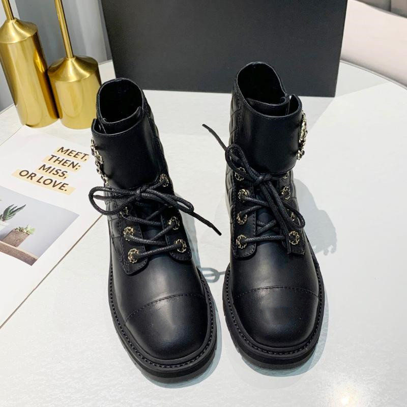 Black Ankle platform flats Boots low heel lace-up booties leather chains buckle Channell cccs letter Pair Two women luxury designers shoes, No shipping
Black Ankle platform flats Boots low heel lace-up booties leather chains buckle Channell cccs letter Pair Two women luxury designers shoes, No shipping