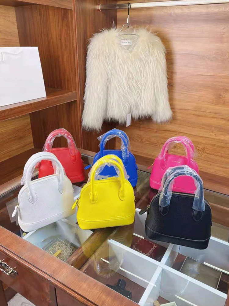 Handbags Luxurys Leather Designers Womens Retro Handle Purse Female Crossbody Bags Purses Shoulder Shell Bag Lady Letter Small Tote, Red
Handbags Luxurys Leather Designers Womens Retro Handle Purse Female Crossbody Bags Purses Shoulder Shell Bag Lady Letter Small Tote, Red