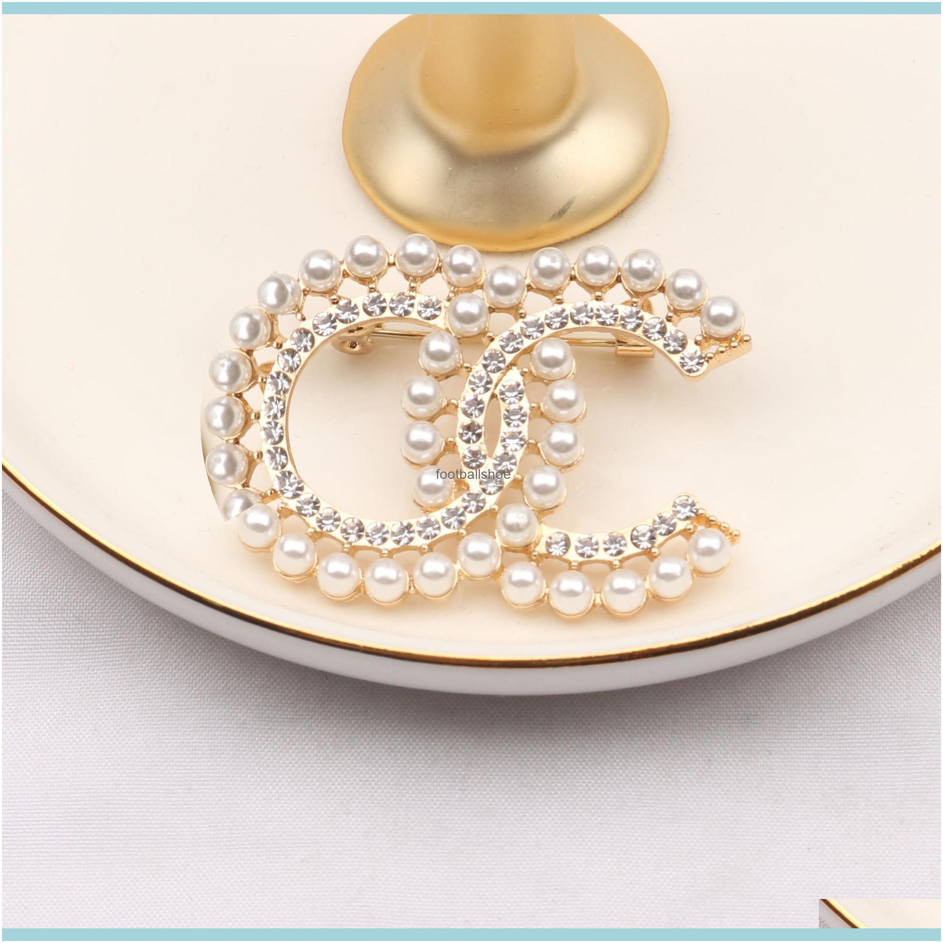 Pins, Jewelry Luxury Brand Designer C Letters With Diamond Brooch Creativity Personality Pearl Crystal Rhinestone Korean Simple Style Brooch
Pins, Jewelry Luxury Brand Designer C Letters With Diamond Brooch Creativity Personality Pearl Crystal Rhinestone Korean Simple Style Brooch