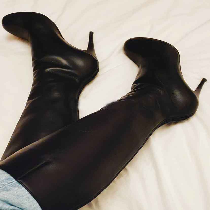 Fashion Sexy Woman Dress Boots Red Bottoms Booty High Heels Red Soles Black Leather Boots Pigskin inside Tall Boots Women Wedding Dress Gift
Fashion Sexy Woman Dress Boots Red Bottoms Booty High Heels Red Soles Black Leather Boots Pigskin inside Tall Boots Women Wedding Dress Gift